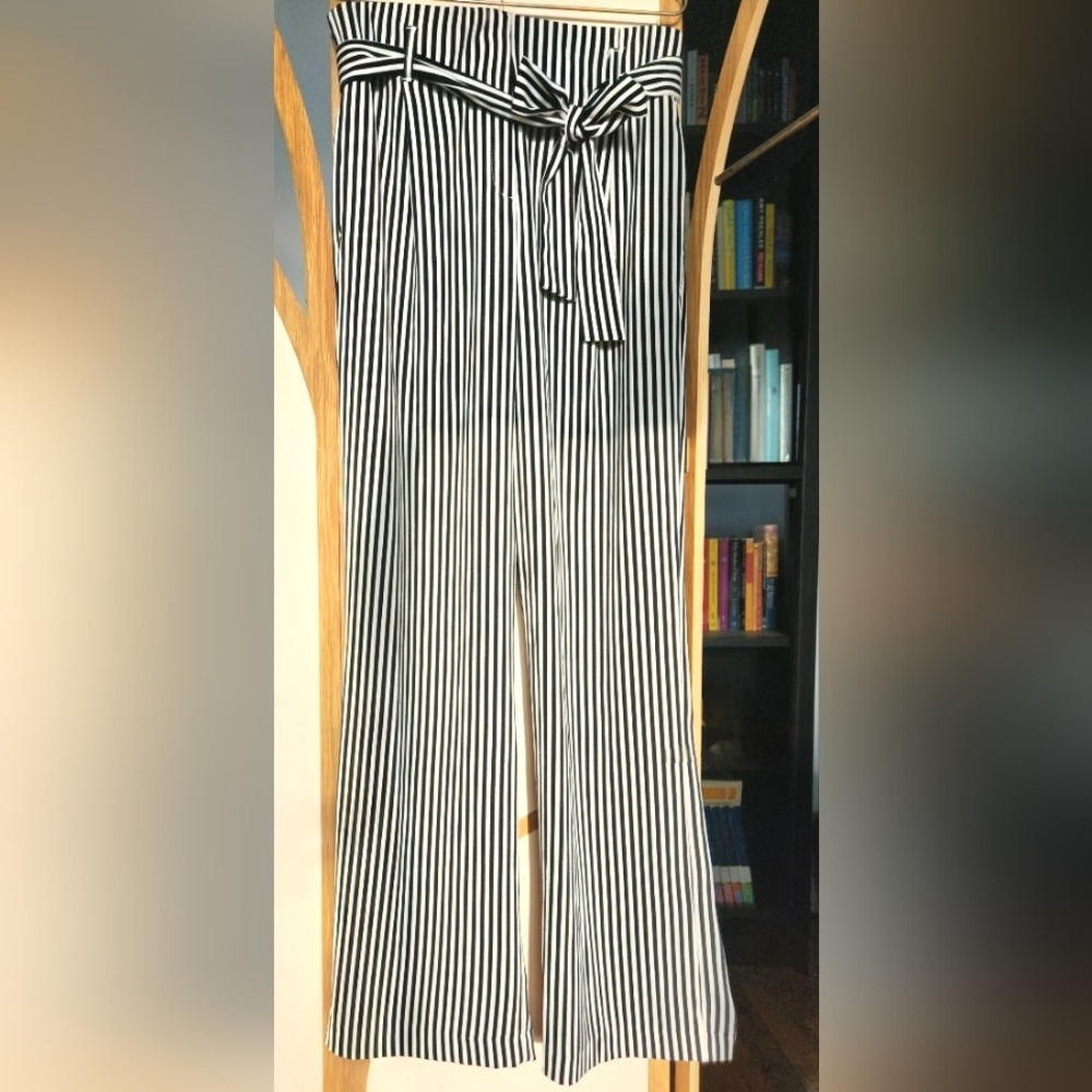Dynamite High Waisted Wide-Leg Black & White Striped Pants Size Large